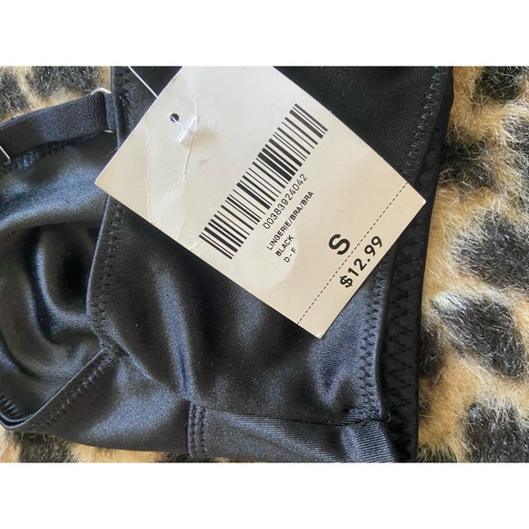 NEW! RARE! Forever 21 Black Satin with Rose Rosettes Bralette and Underwear Set - Picture 8 of 9